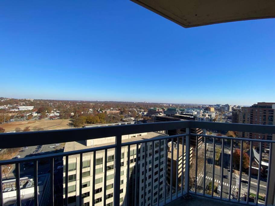 ארלינגטון Gorgeous 2 Bedroom Bedroom Condo At Ballston Place With Gym 2011 מראה חיצוני תמונה